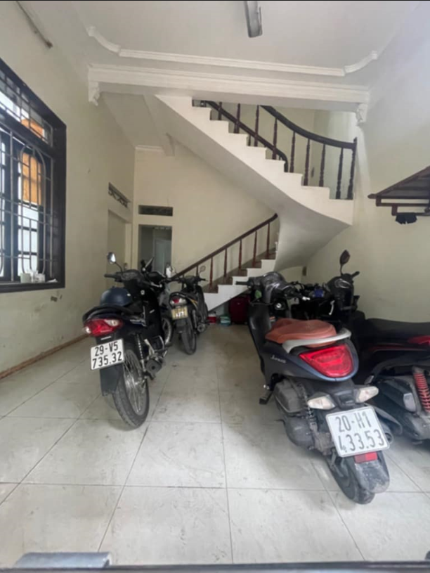 Bán nhà Cổ Nhuế 52m, mặt tiền đẹp, ngõ rộng thoáng, chỉ 5.2 tỉ